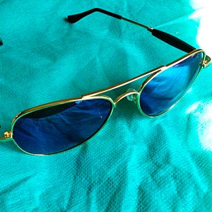 Cool sunglasses 😎