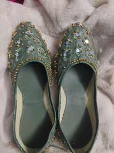 Partywear Juti
