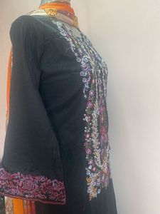 Pakistani Embroidered 3 Pcs Set