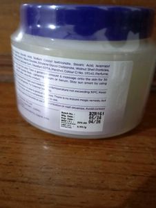 ingrown hair &amp; bump clearing scrub