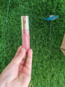 Miss Claire Matte Lipstick