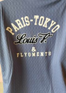 Stylish Blue 'Paris-Tokyo' Graphic T-Shirt
