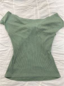 Twist Front Top