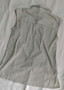 Checkered Sleeveless Shirt