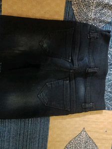 I am  to sell a Skinny denim Jeans