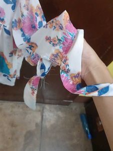 Floral Print Top🌸🤌