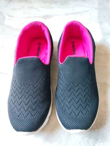 Sports Shoes
