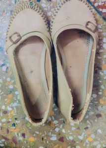 Versatile Elegant Jutties for Women