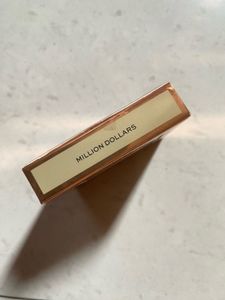 Revolution Glamorous Highlighter