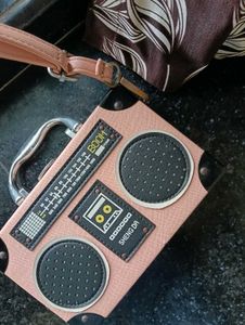 retro style sling bag