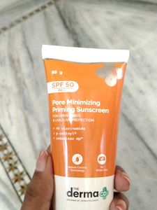 The Derma Co Pore Minimising Priming Sunscreen