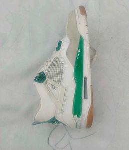 Jordan 4 Retro - Classic Style