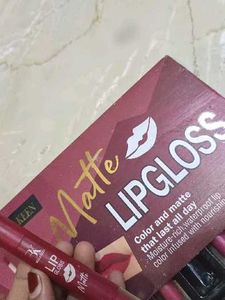 Bella &amp; Kisser Lip Gloss Set