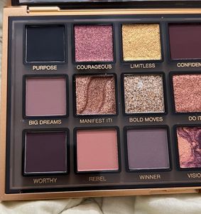 URGENT 60% OFF: Huda Beauty Empowered Palette