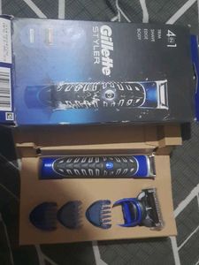 Gillette shaving set+ trimmer combo