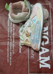 Cute Girls&#39; Sneakers