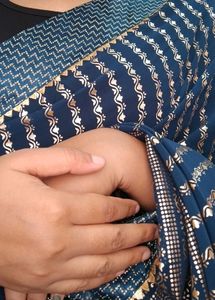 Elegant Navy &amp; Silver Foil Print Saree