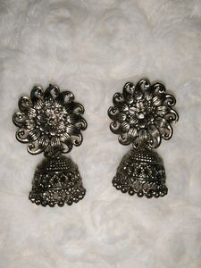 Silver Earrings 🌼