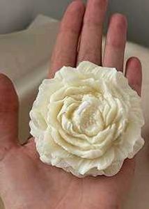 Rose Scented Decorative 2 Candles With Stand