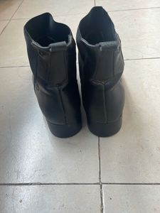 Mochi Leather Boots In Good Condition
