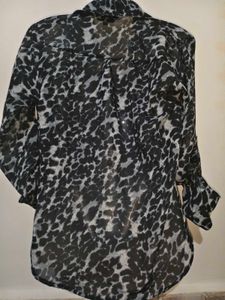 🎄Buy 1, Get 1 Free🎁M/L Animal Print Top