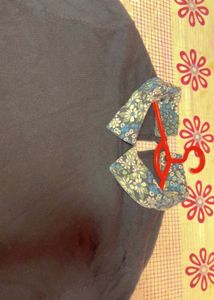 High_low Top With Printed Coller. And Long Selves