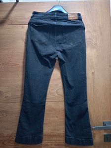 Vero Moda Bootcut Jeans👖With Button Detailing