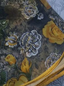 Pretty Roses Chhiffon Saree
