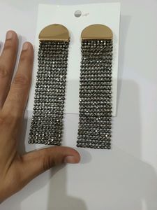 H&amp;M long light weighted earrings....long