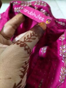 Pink &amp; Gold Patterned Kurta