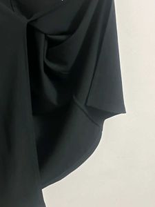 Elegant Black Midi Skirt with Slit