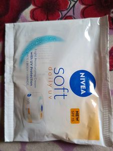 Nivea Soft Daily UV Moisturizing Cream SPF 15