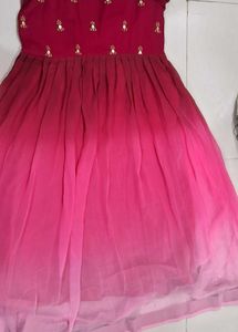 Cut Sleeve Gwon With Zari Embroidery