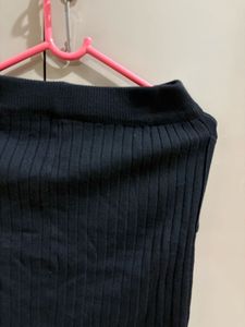 chic black winter skirt