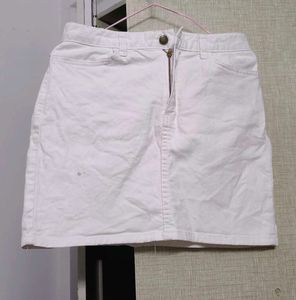 White Denim Mini Skirt – Casual &amp; Chic minor spot