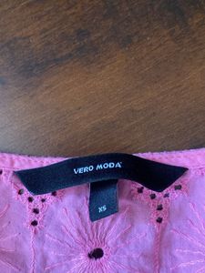 Vero Moda Top Size Small
