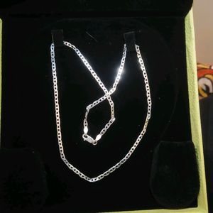 Pure 925 silver chain size 18 inch.