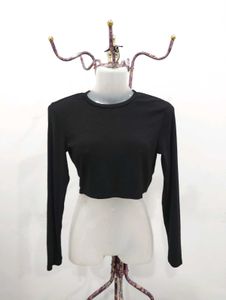 Black Long Sleeve Crop Top