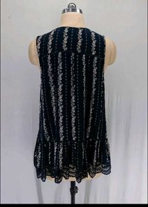 New Sleeveless Lace Black Top