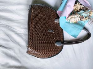 YSL Handbag ( First Copy)