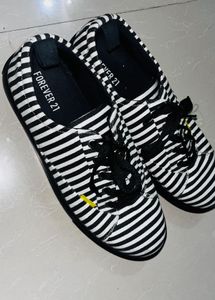 Forever 21 men’s sneakers