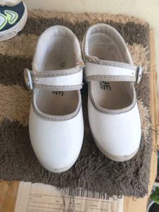 Girls&#39; White Shoes