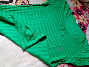 Striped Green Top looking to good 💯🤩