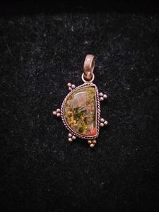 Beautiful Vintage Unakite Pendant