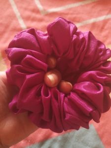 2 Scrunchies