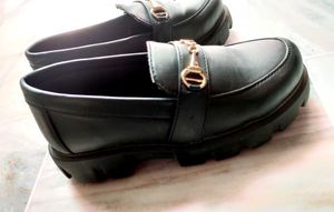 Chunky Loafers 🖤