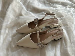 Pointed Toe Slingback Flats