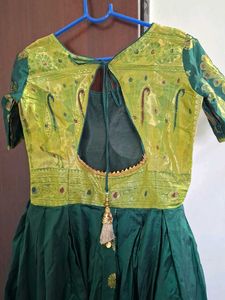 size M- L.women Ethnic Dress and girl also used.