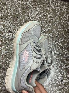 skechers sport shoes