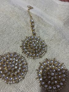 Kundan Earrings with Maang Tikka Set